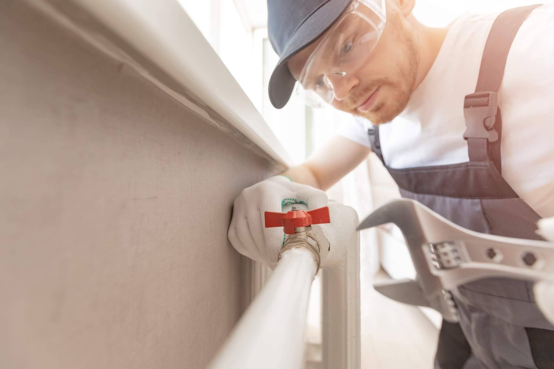 Servicios de fontanería e instalación de termos eléctricos, de la mano de MultiHogar Valencia