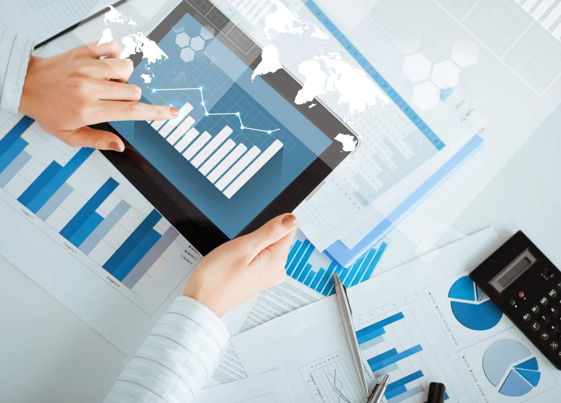 Una escuela de negocios que destaca en el sector tecnológico es EBIS Business Techschool