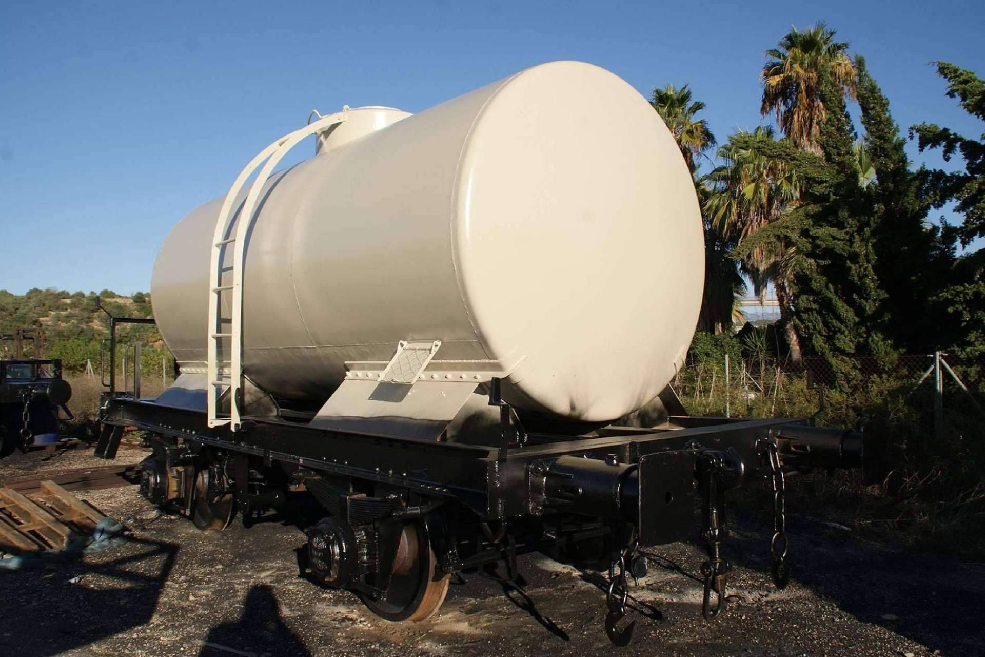 La Fundación del Patrimonio Ferroviario comienza la restauración del vagón de RENFE PR-14.660