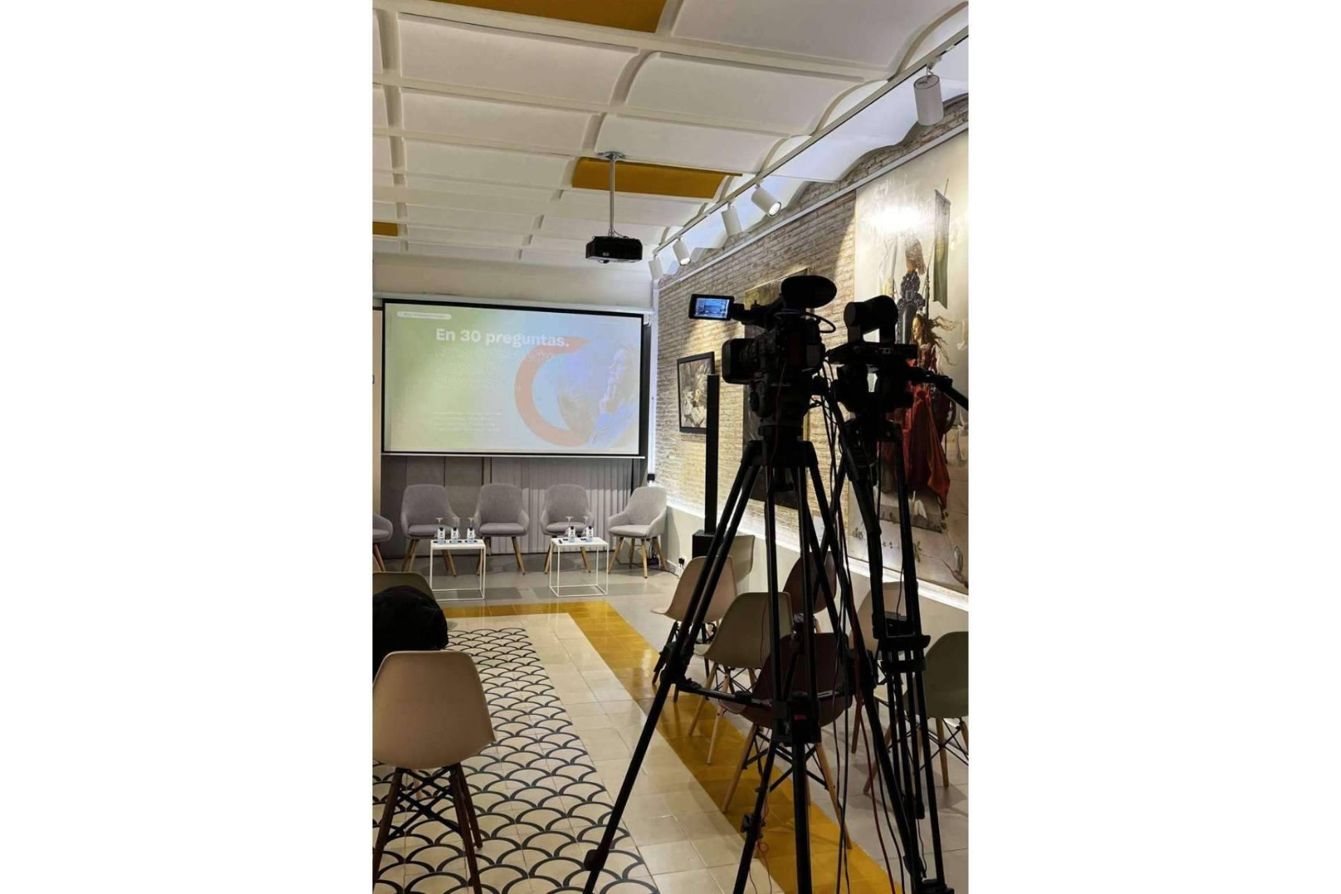 Un espacio de eventos que ofrece versatilidad, vanguardia y atención al detalle es LBK99