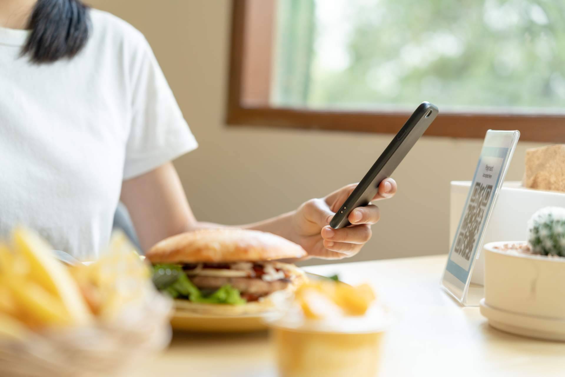 Cartas de restaurantes sincronizadas con redes sociales, de la mano de MenuMaker