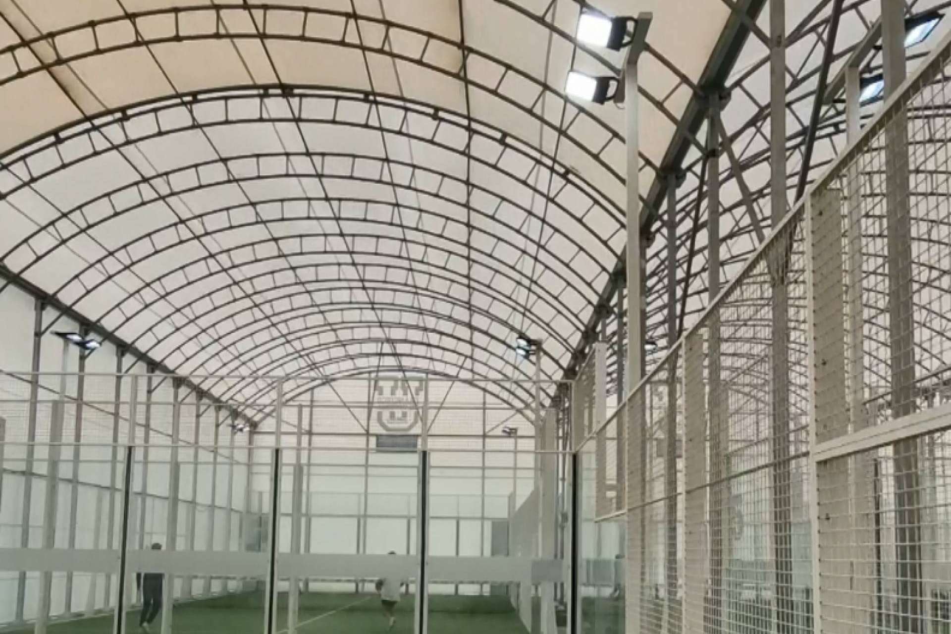 ¿Cuáles son los beneficios de la iluminación ProTour Asimétrico en club de Pádel UFV Pozuelo?, por Óptima LED