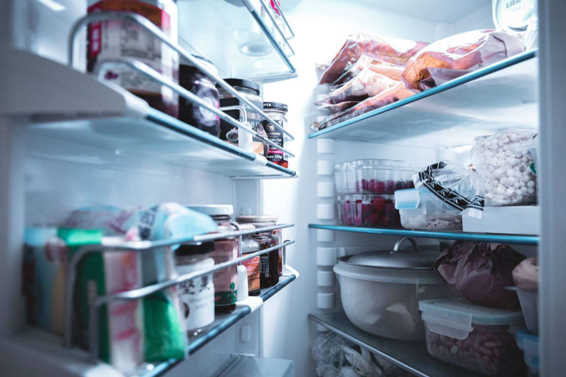 Adoptar buenas prácticas para la eficiencia energética en la refrigeración comercial con SERHS Equipments