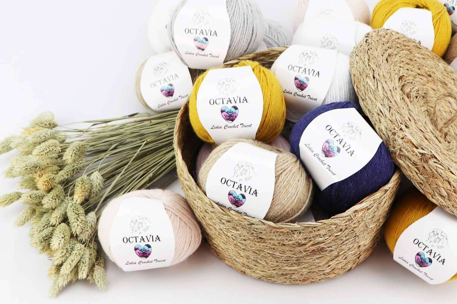 Una marca de hilos textiles usados para manualidades es Lidia Crochet Tricot