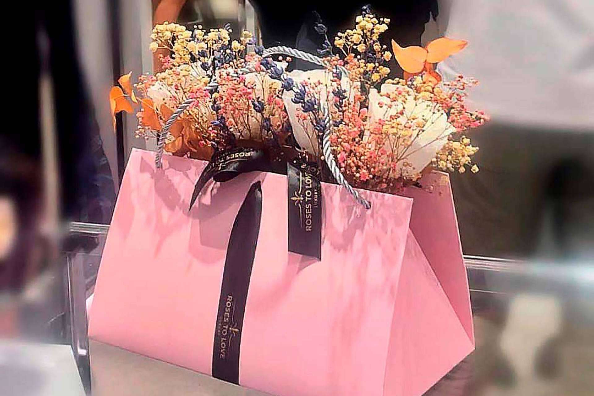 Roses to Love crea diseños únicos y sostenibles para eventos