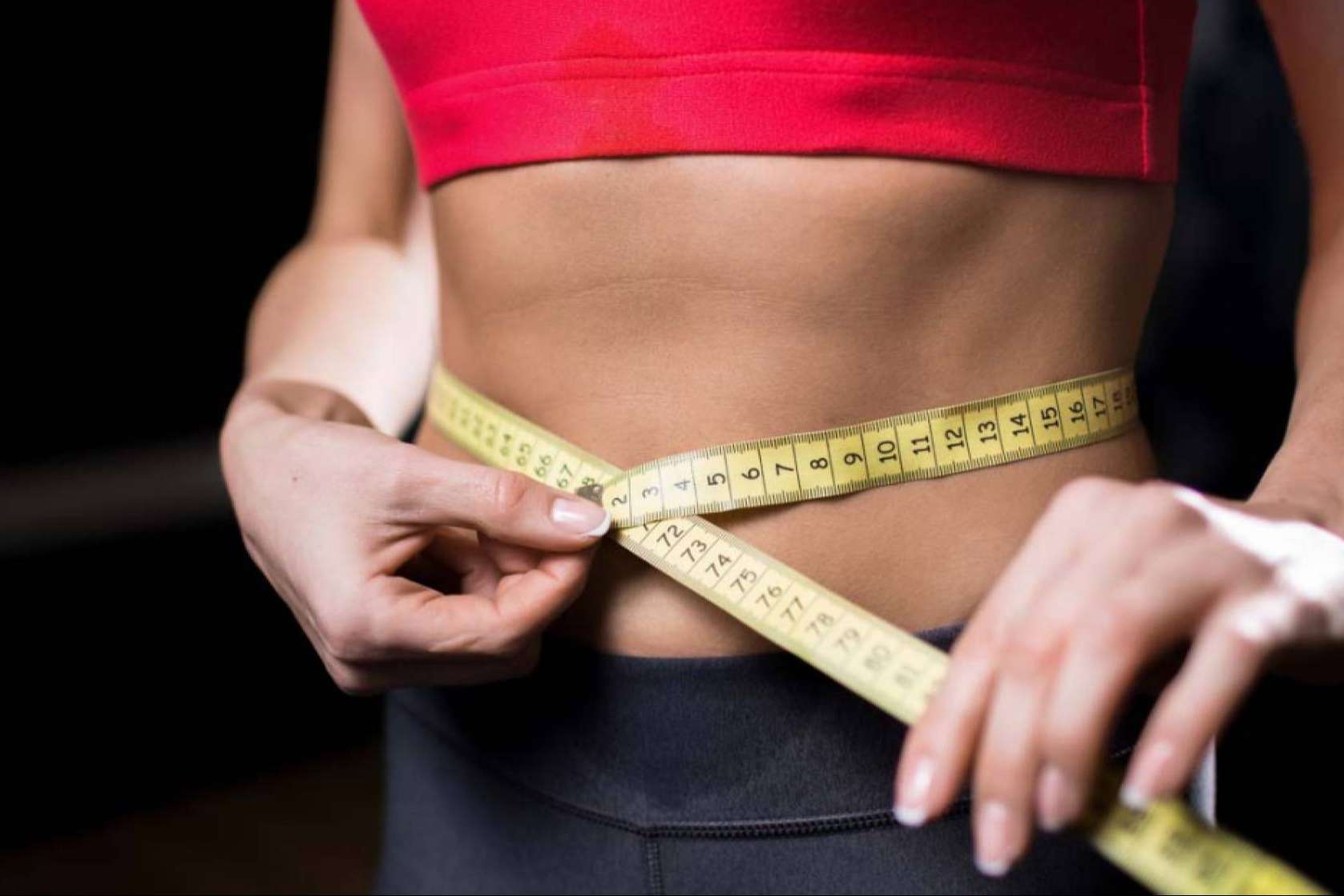 Dr. Gabriel Cubillos, un renombrado médico y cirujano que lidera la batalla contra la obesidad y el exceso de peso