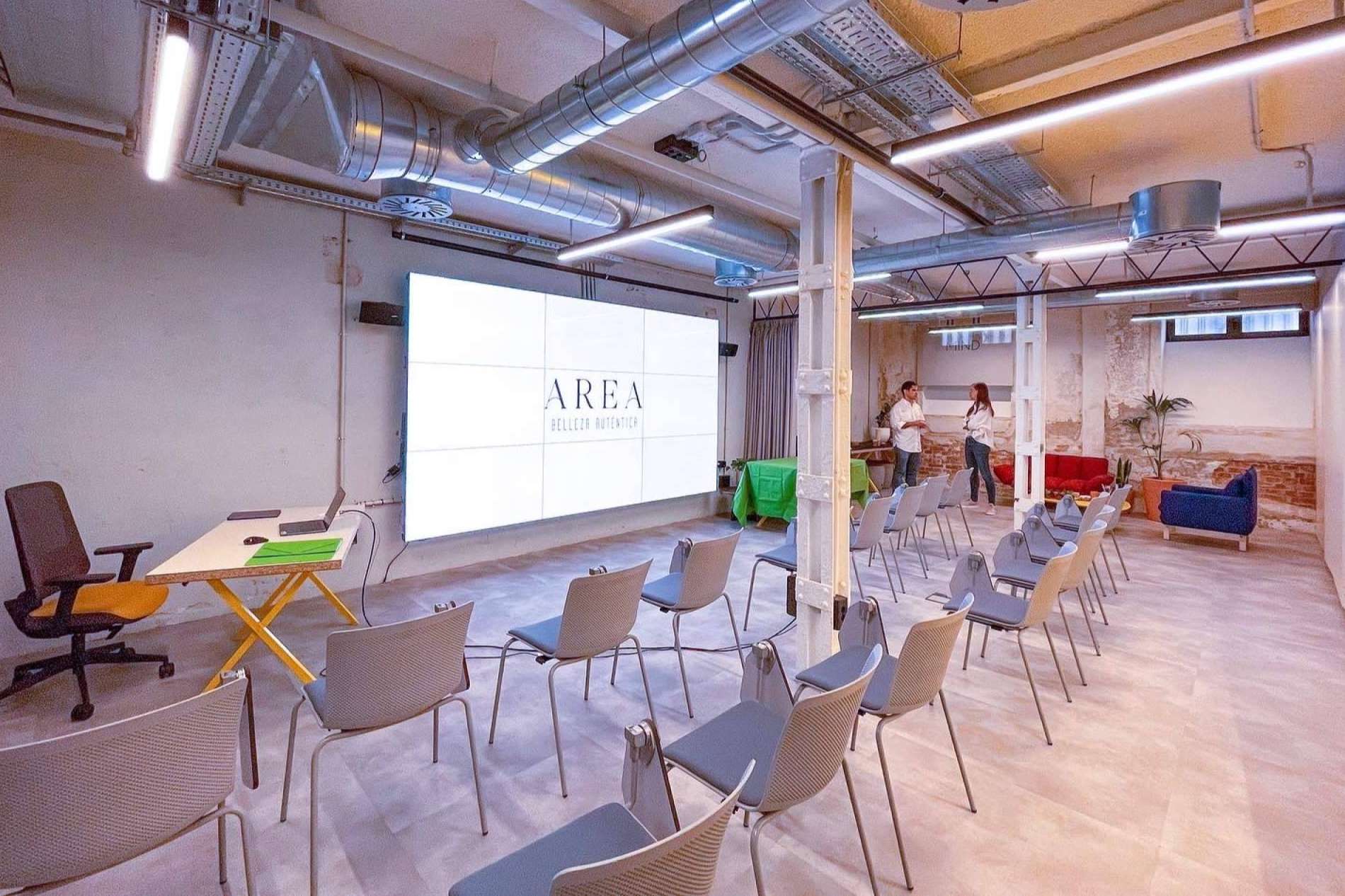 Mastermind y las soluciones integrales para eventos corporativos, rodajes y videopodcast en el centro de Madrid