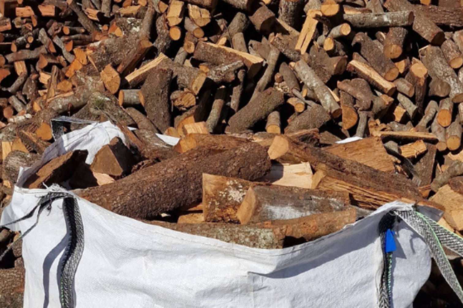 Llenyes i Carbons Polinyà, distribuidores de diferentes tipos de leñas para restauración