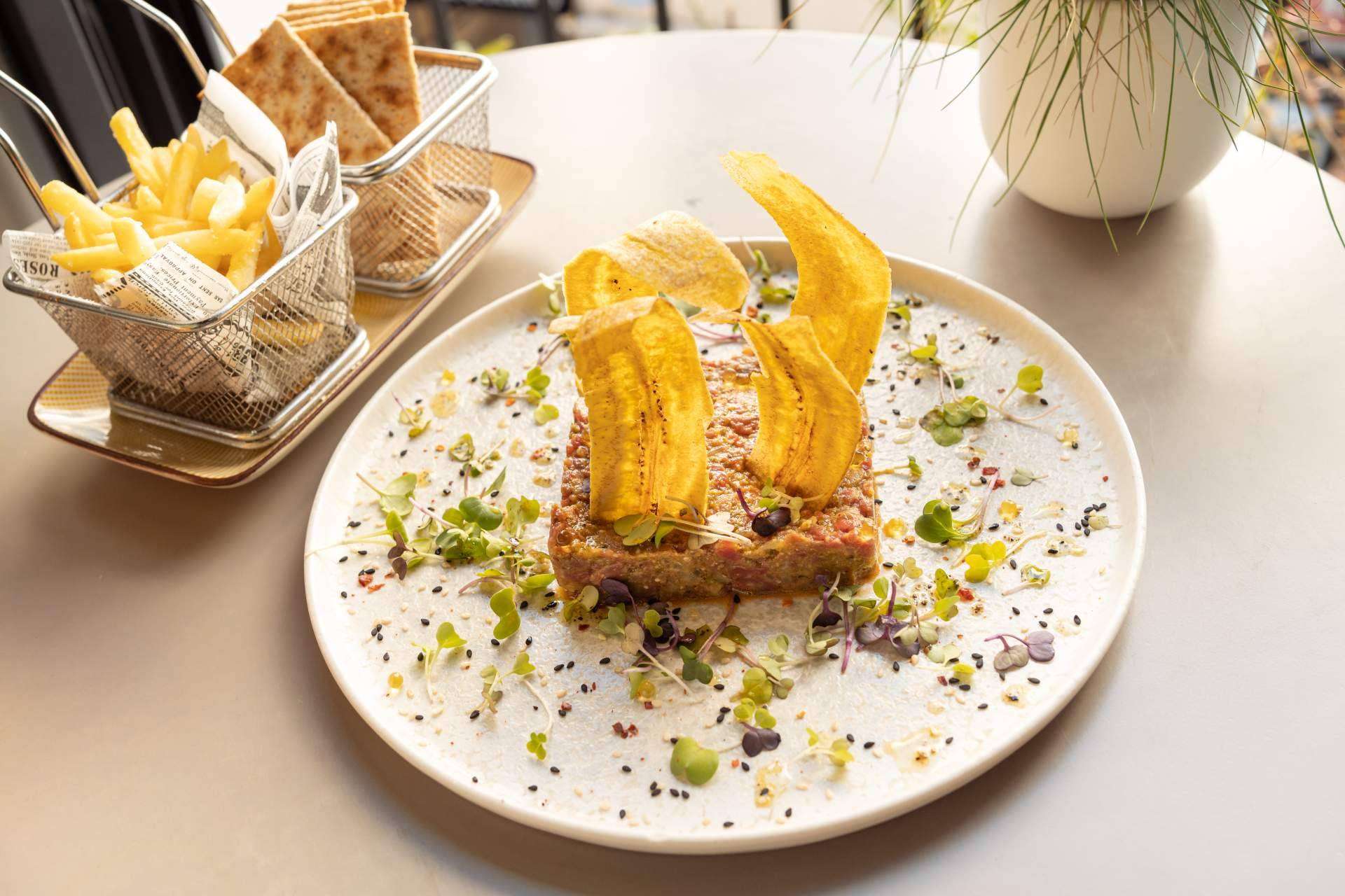 BarTomeu es un lugar en el que disfrutar de brasa y tapas en Sitges