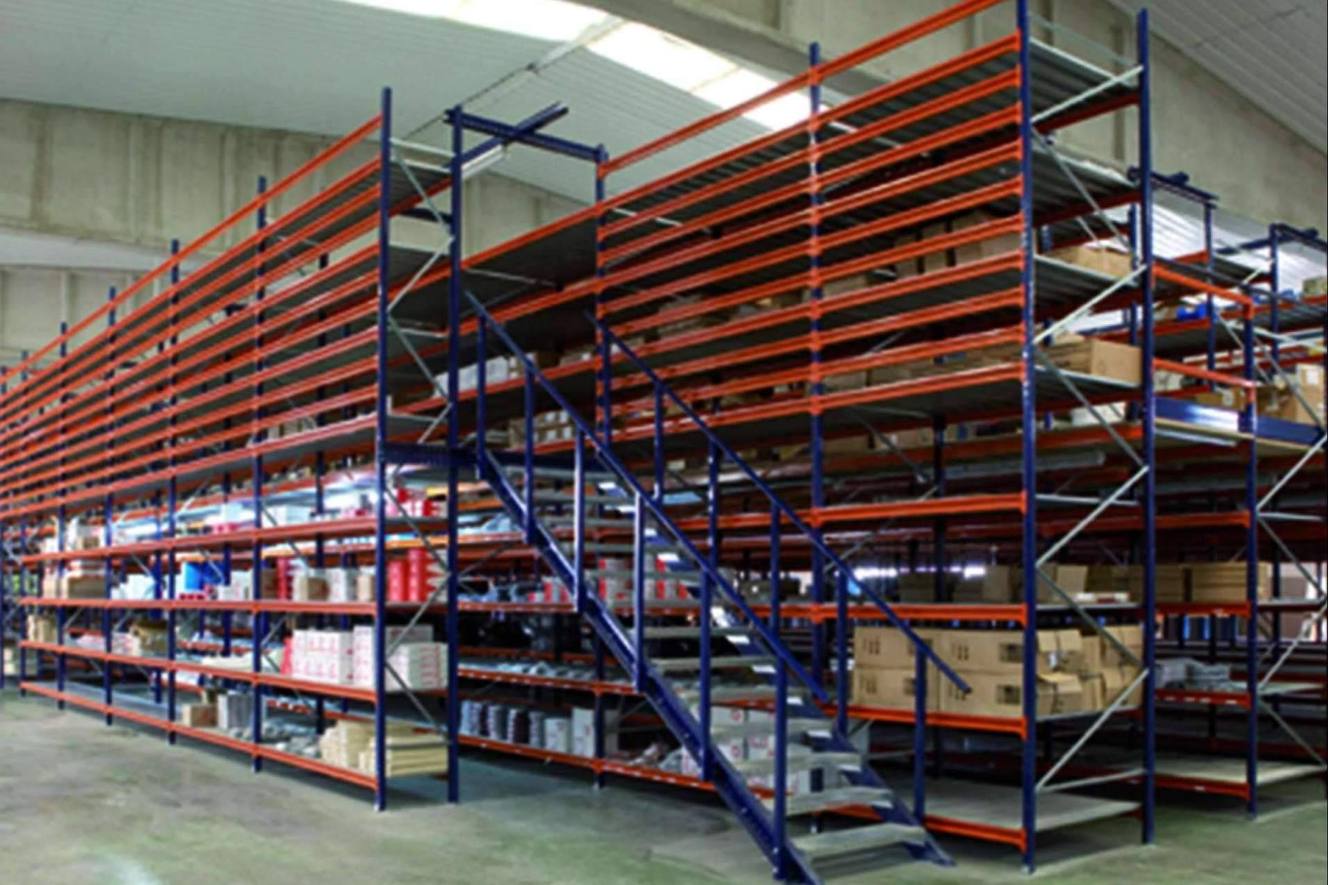 Estanterías Logisprix para almacenes