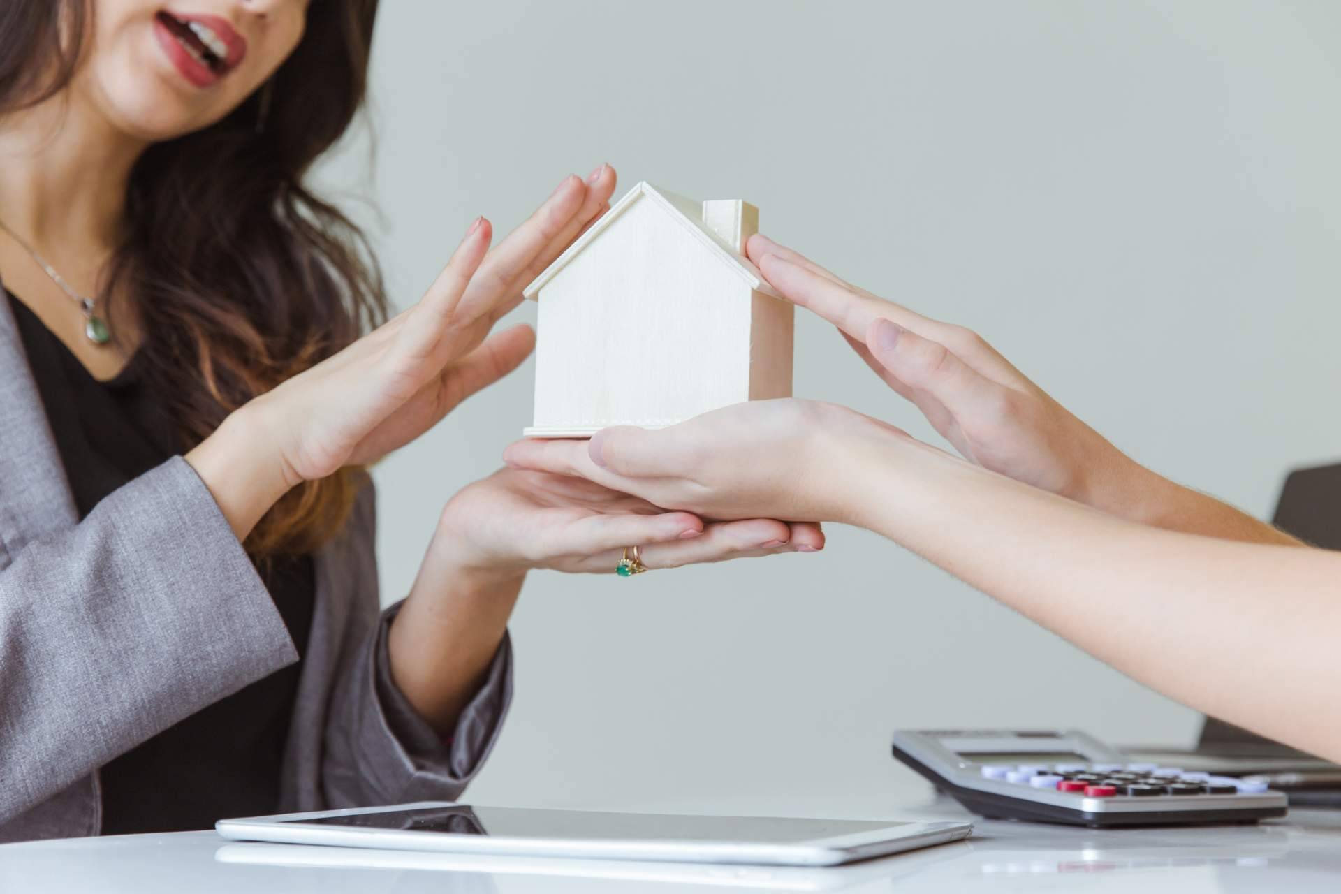 ¿Cuáles son las ventajas de un CRM inmobiliario para la gestión de clientes y propiedades?, de la mano de Vaquero & Workgroups Viviendas