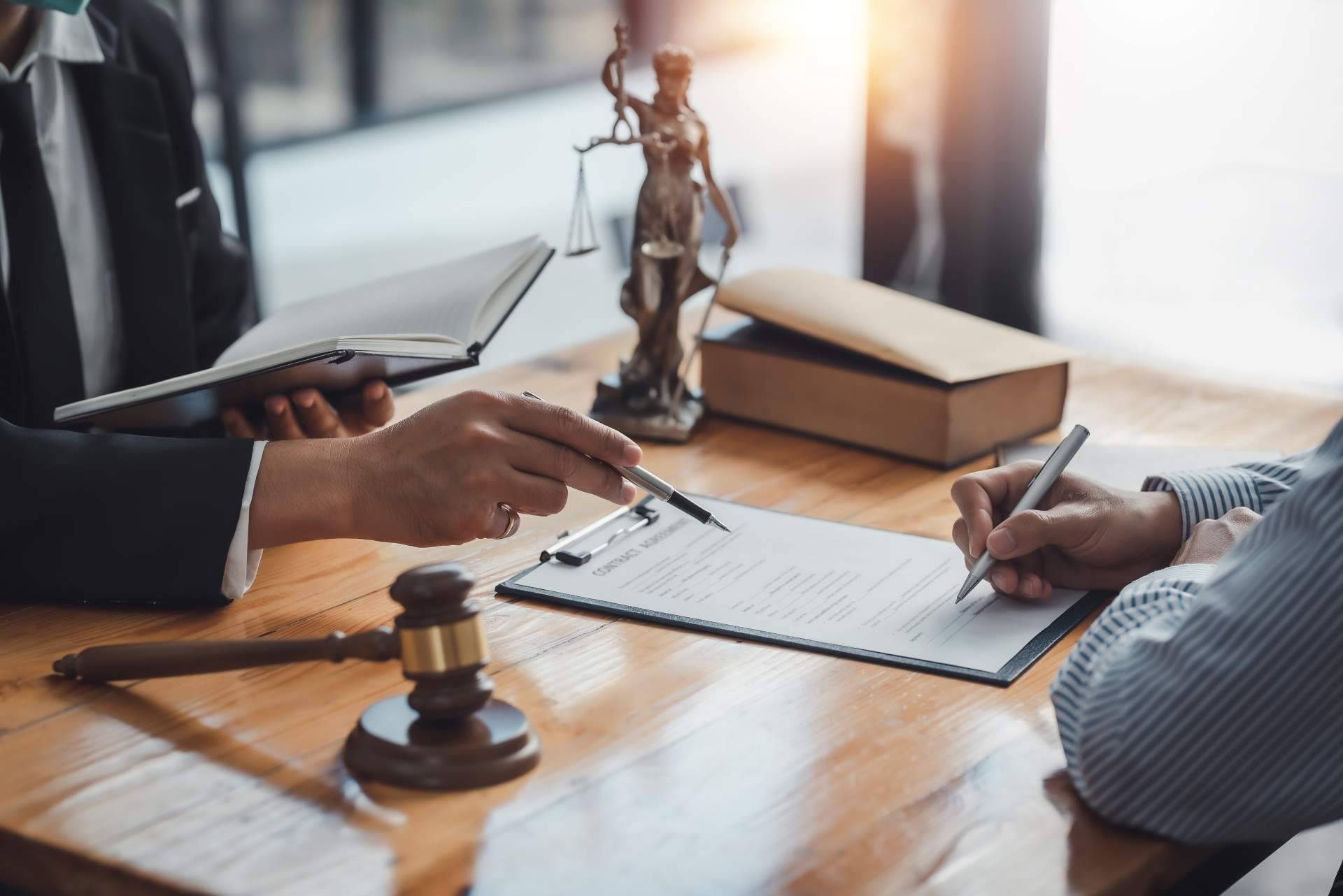 Para crear y desarrollar un proyecto empresarial, asesoramiento legal con Diké Abogados
