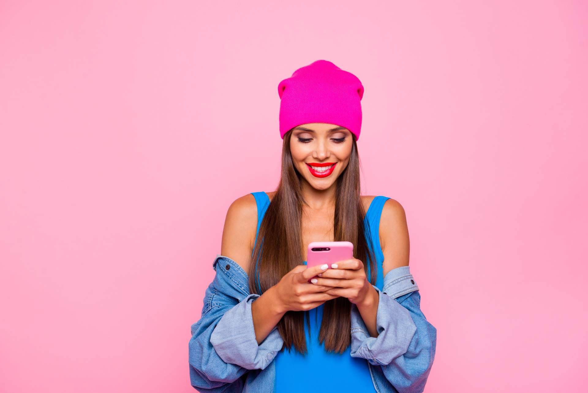La aplicación móvil YOUUUP app para ver y compartir vídeos de contenido