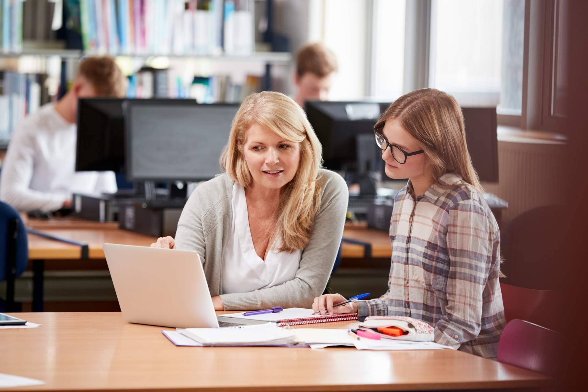 ApruebaTodo ofrece técnicas de estudio y metodología para preparar exámenes universitarios