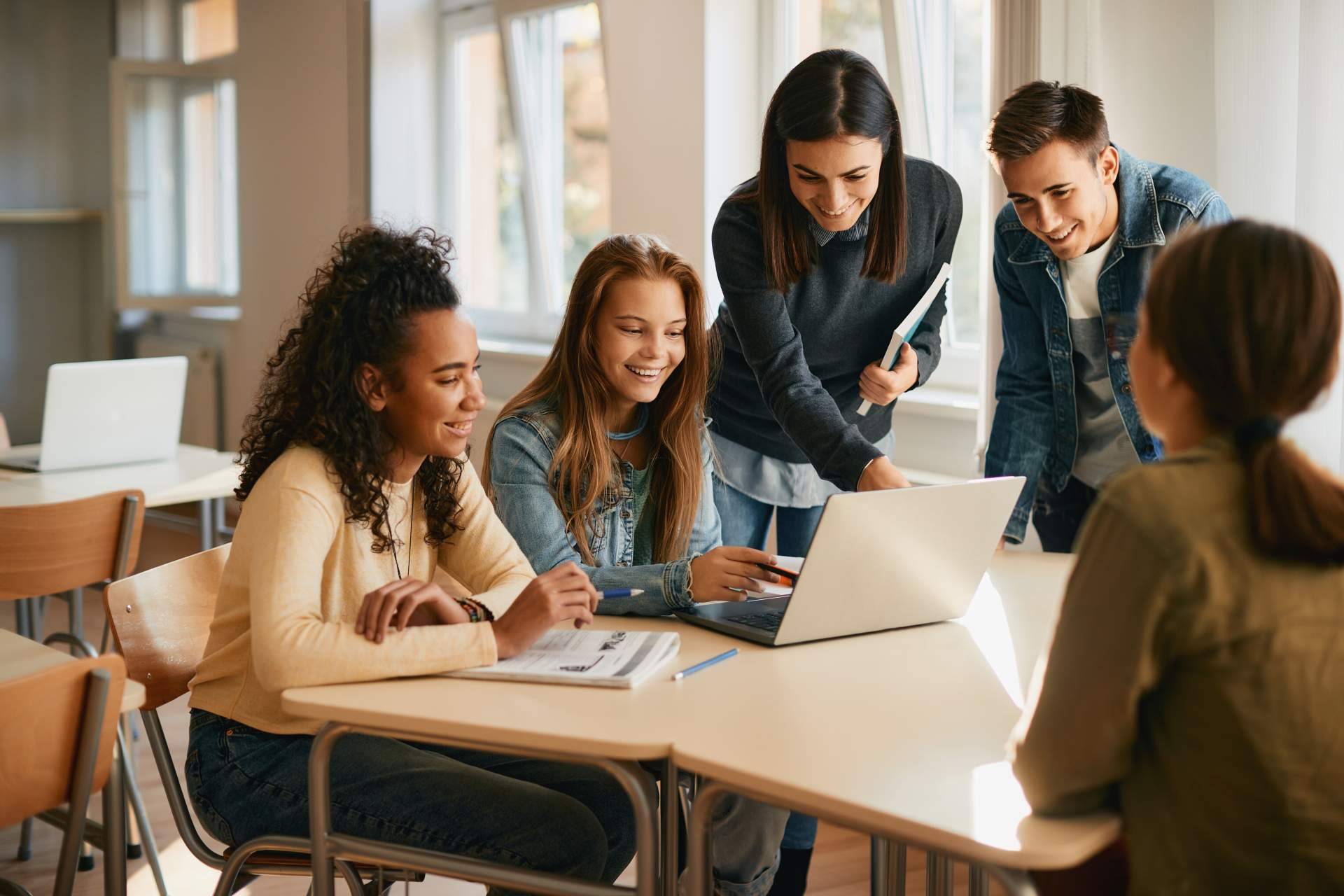 Conocer en qué consisten las Tecnologías TIC, TAC y TEP y qué papel ocupa AFOE en su aplicación en el aula