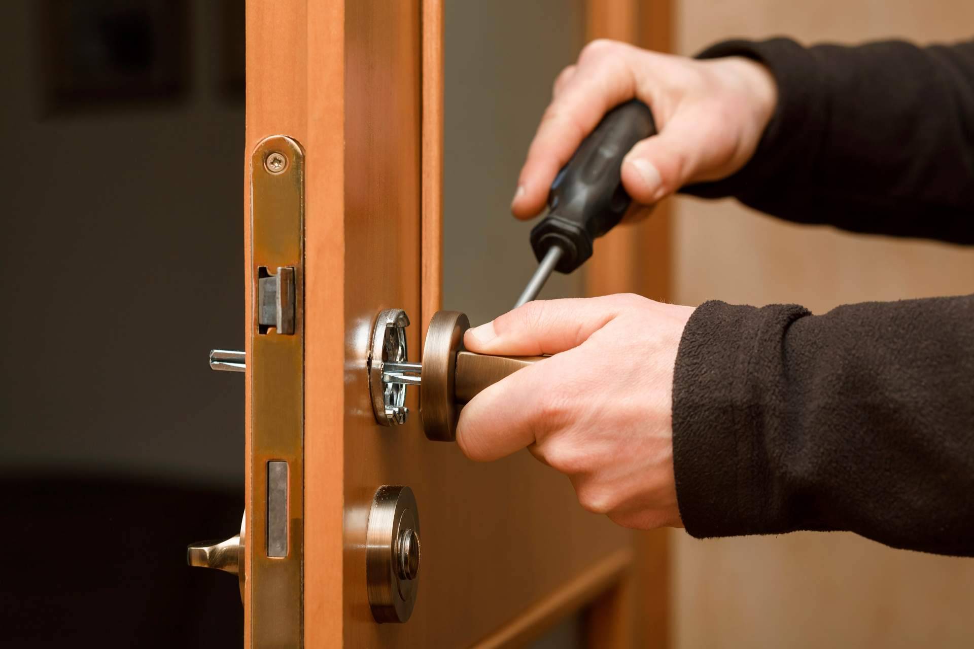 ¿Por qué es esencial contar con expertos en apertura de puertas en casos de pérdida de llaves?, Cerrajeros Escuderos