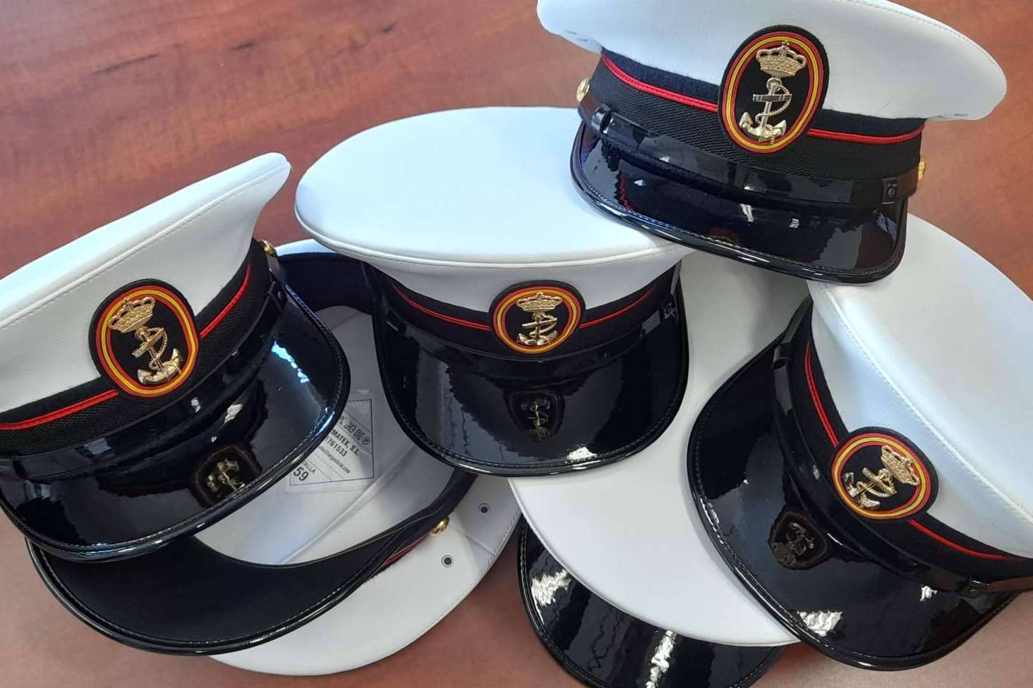 Uniformes militares y policiales en Distarmatex