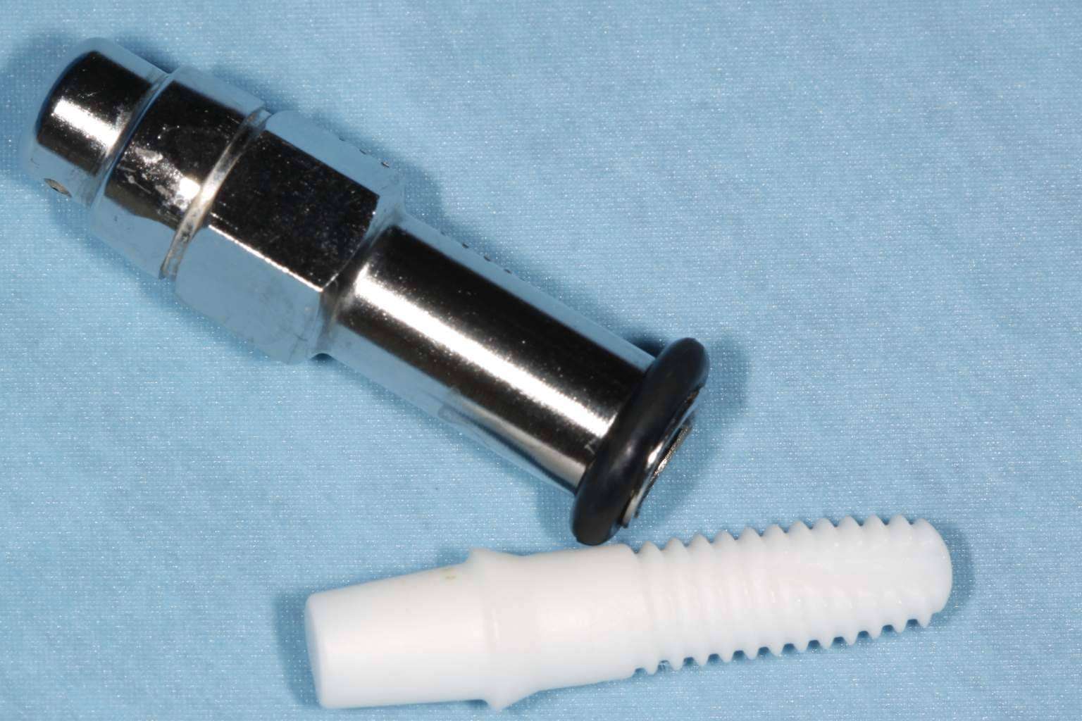 ¿Dónde encontrar especialistas en recuperar la sonrisa y la salud bucodental con implantes dentales cerámicos? Clínica Biorigenera