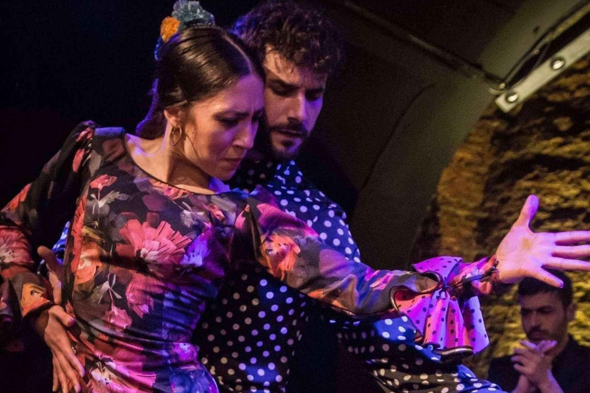 Descubrir el alma del flamenco en Madrid a través de un paseo por sus rincones más apasionados