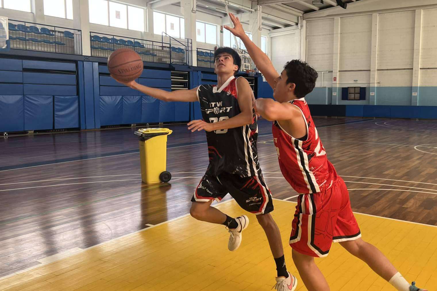 Desarrollar habilidades y valores con la academia de baloncesto de ITW Sport