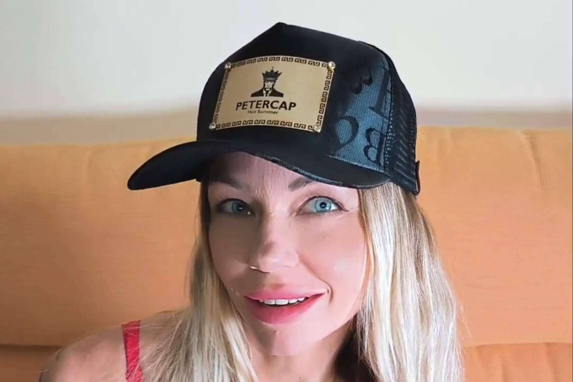 La firma de moda PETERCAP se convierte en un éxito rotundo en el mercado español con su innovadora gorra antibacteriana
