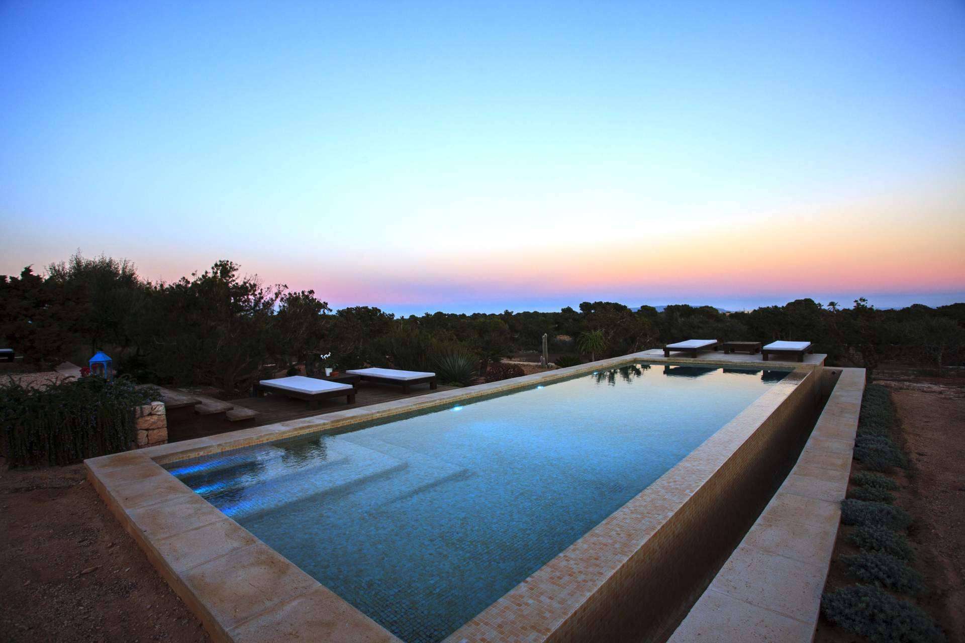Can Corda ofrece alquileres de viviendas vacacionales diseñadas al estilo típico mediterráneo en Formentera