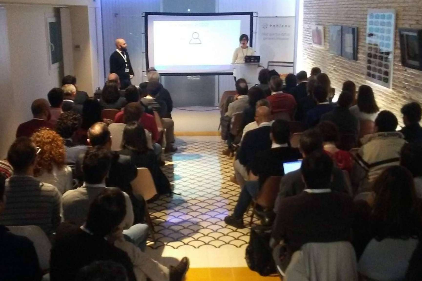 Alquiler de espacio para eventos de empresa, con LBK99