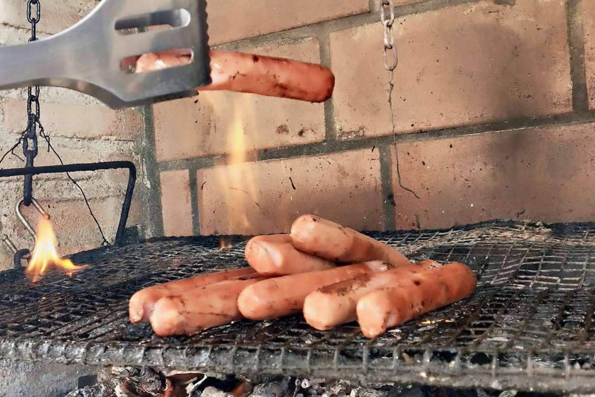D´Carnilsa ofrece una salchicha ranchera colombiana crujiente y sabrosa