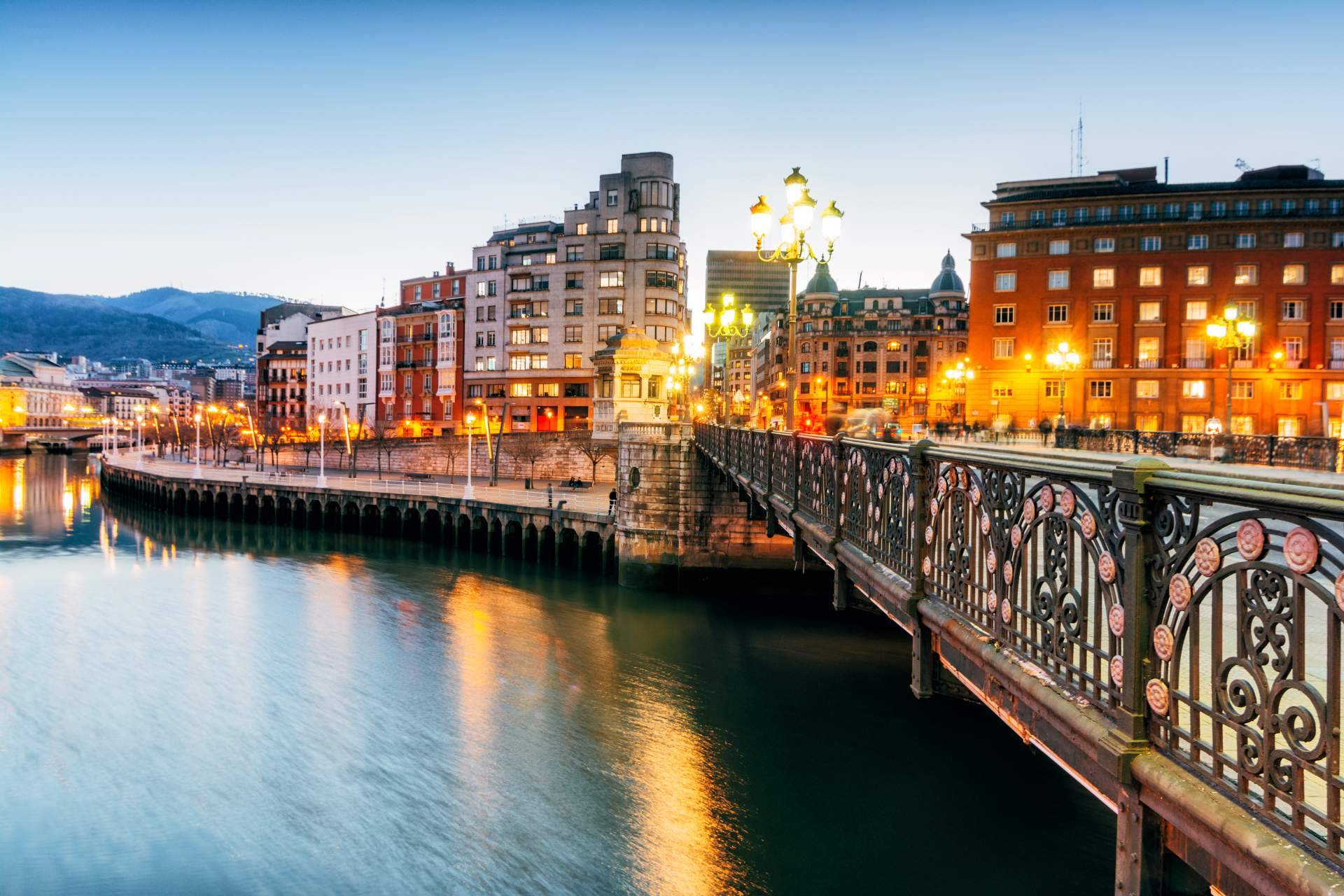 Grupo Iparbaiw ofrece asesoramiento para invertir en terrenos en Bilbao