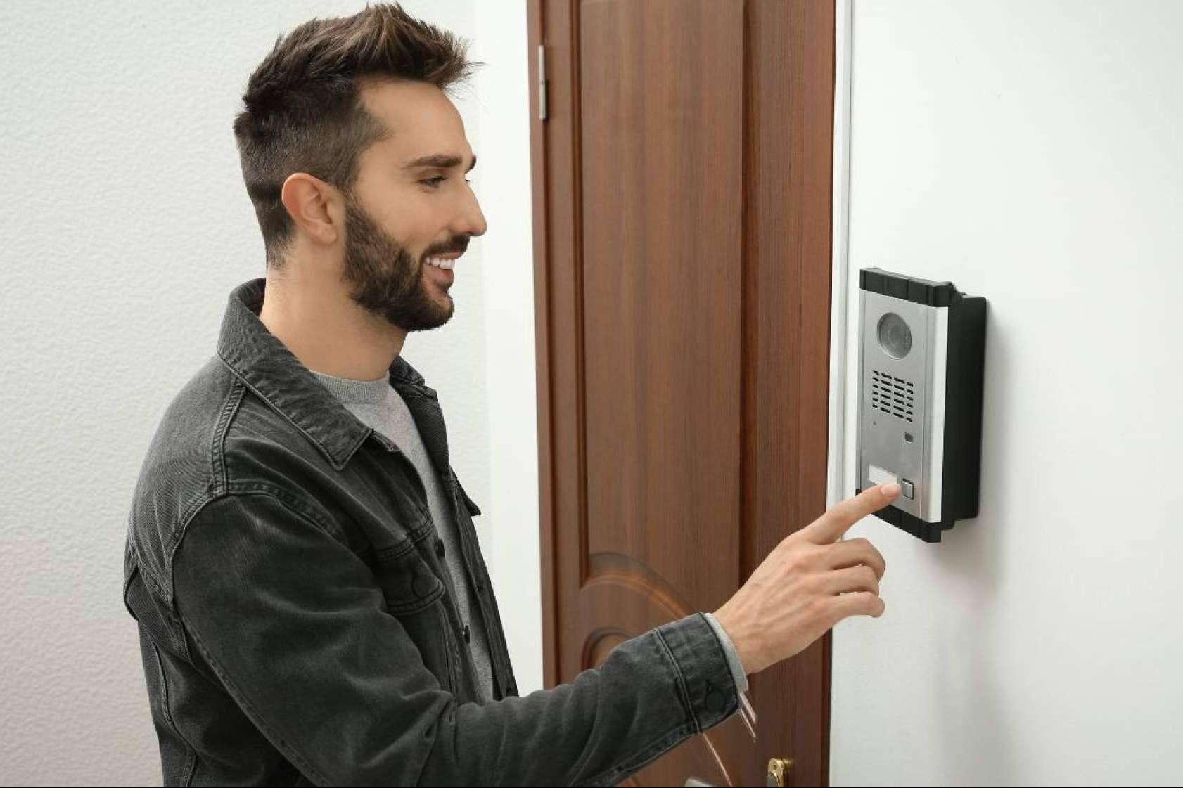 Instalaciones y mantenimiento de porteros y videoporteros en Madrid sur, con los expertos de ERM Telecomunicaciones