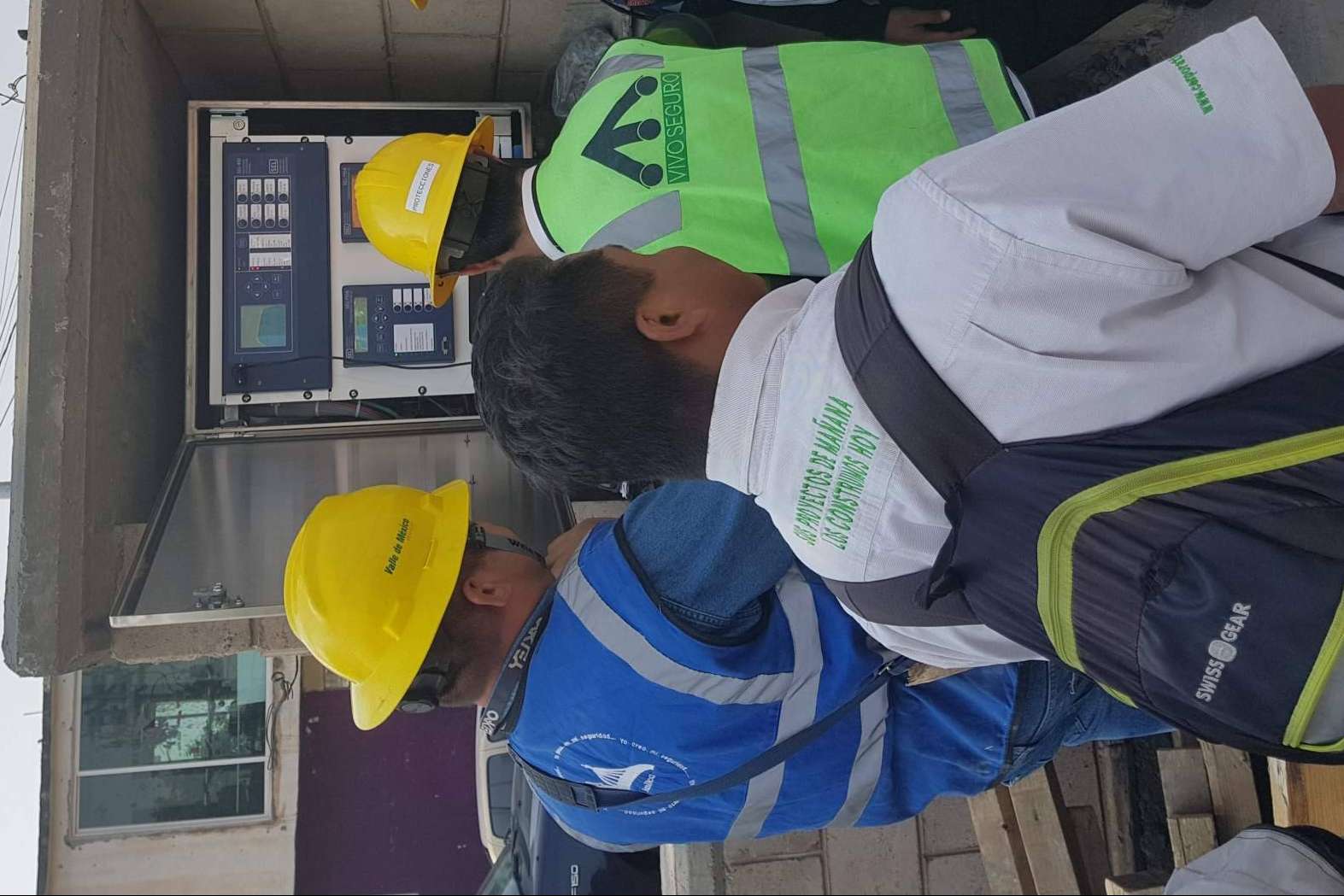 En proyectos de infraestructura y obra civil, elegir un buen equipamiento eléctrico es esencial