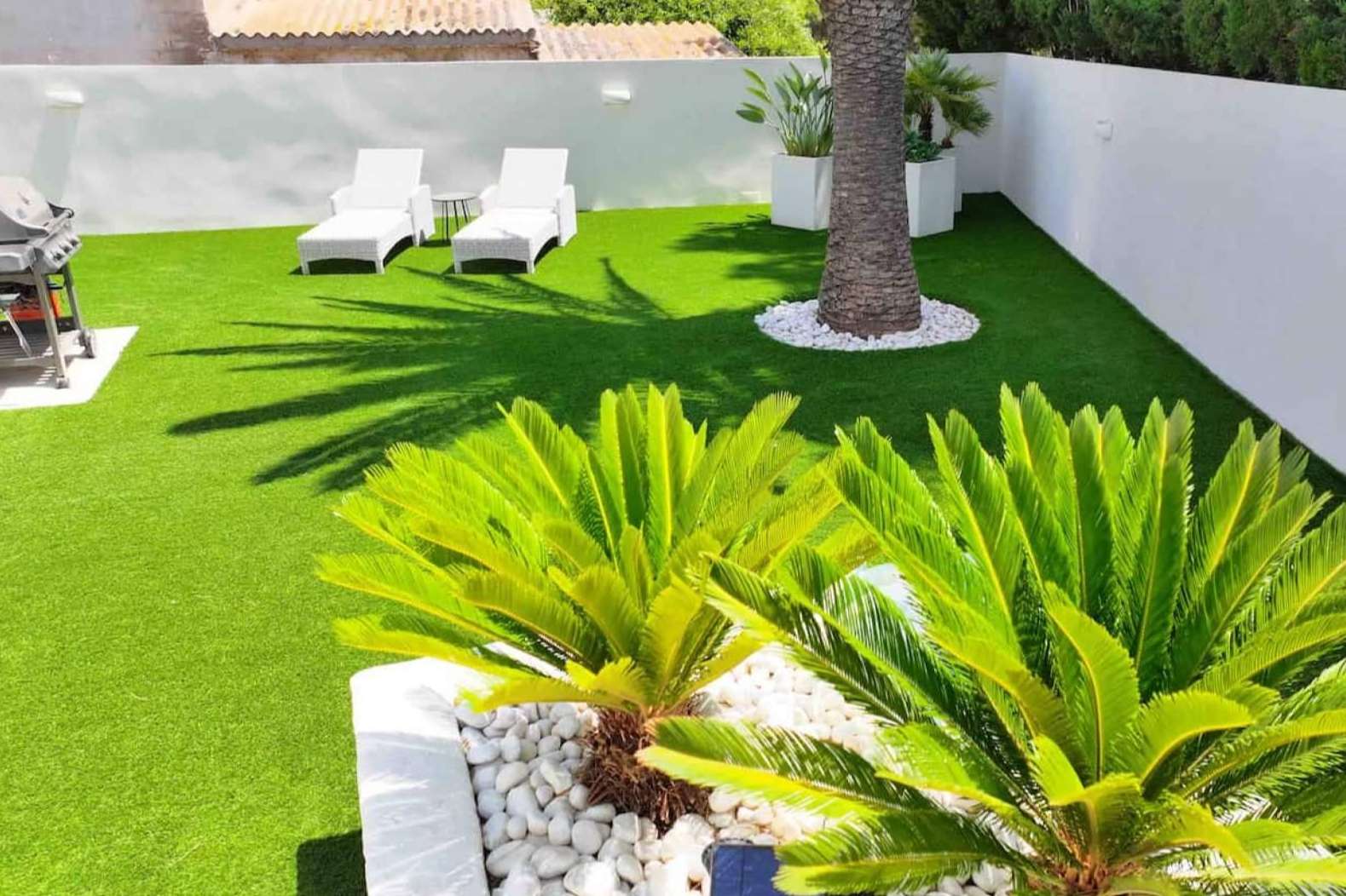 ¿Cómo conseguir un exterior perfecto? El césped artificial de Albergrass