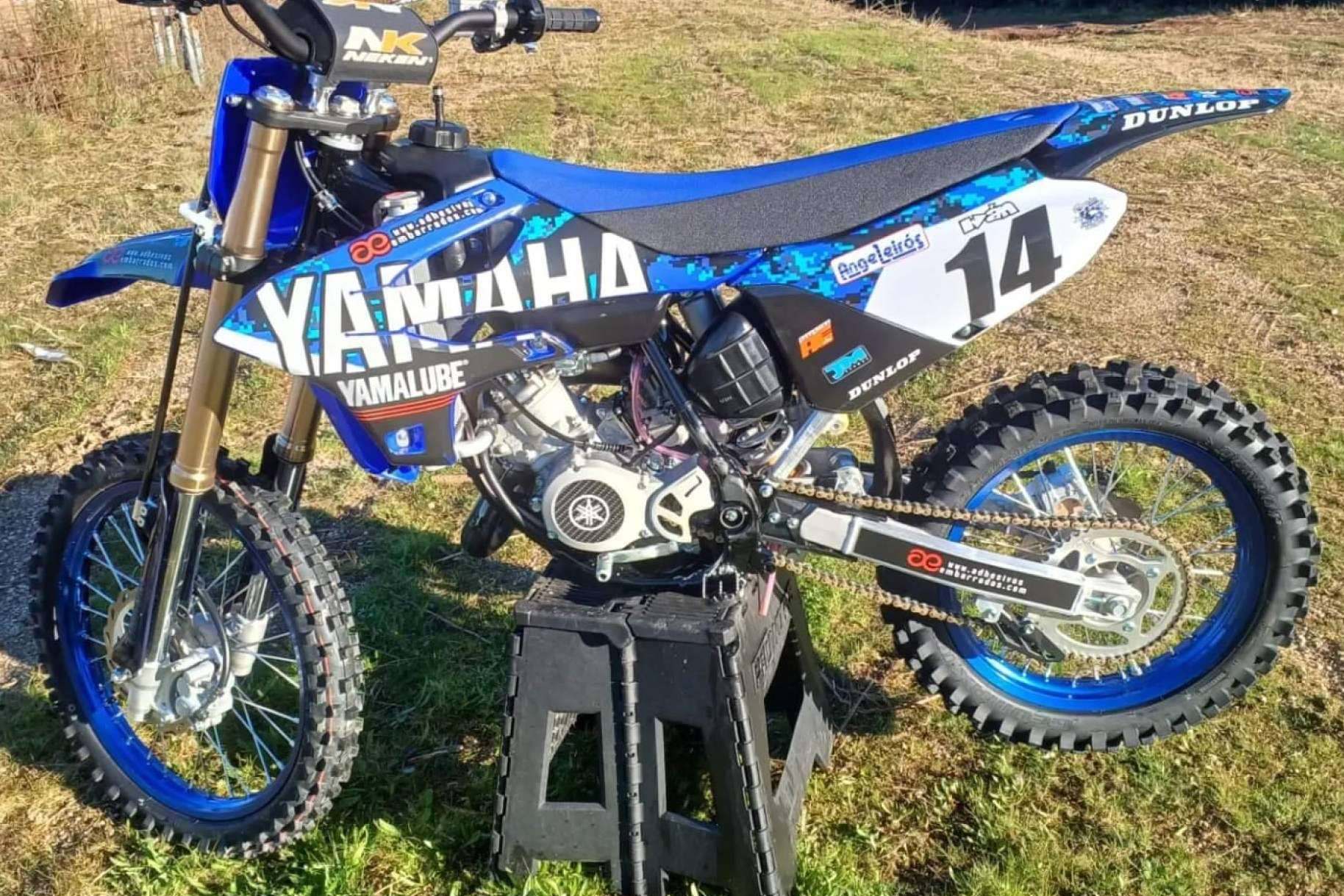 ADHESIVOSEMBARRADOS, diseños de plásticos y adhesivos para motocross personalizados