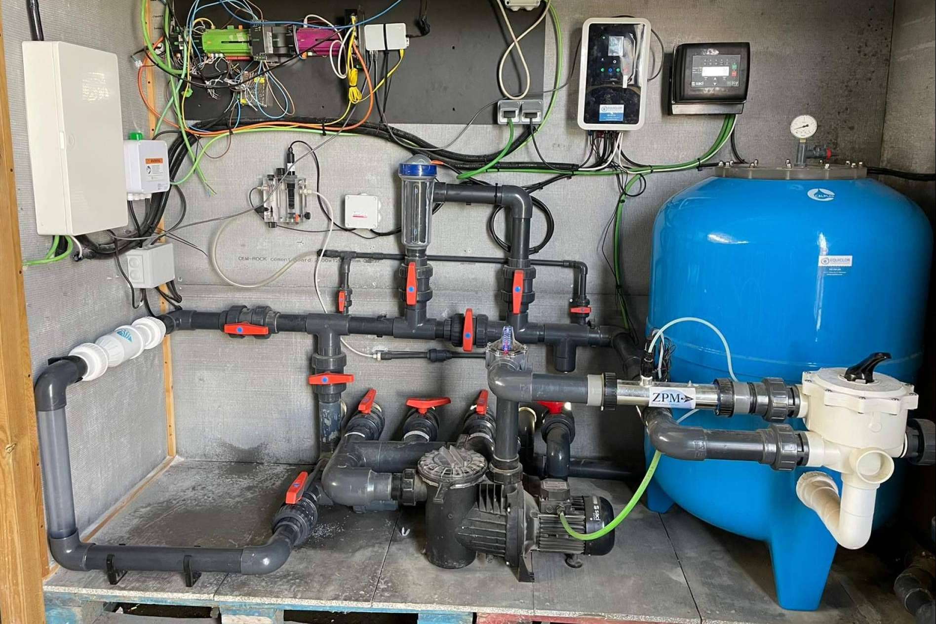 Venta de equipos innovadores y sostenibles para purificar el agua en PoolTiger