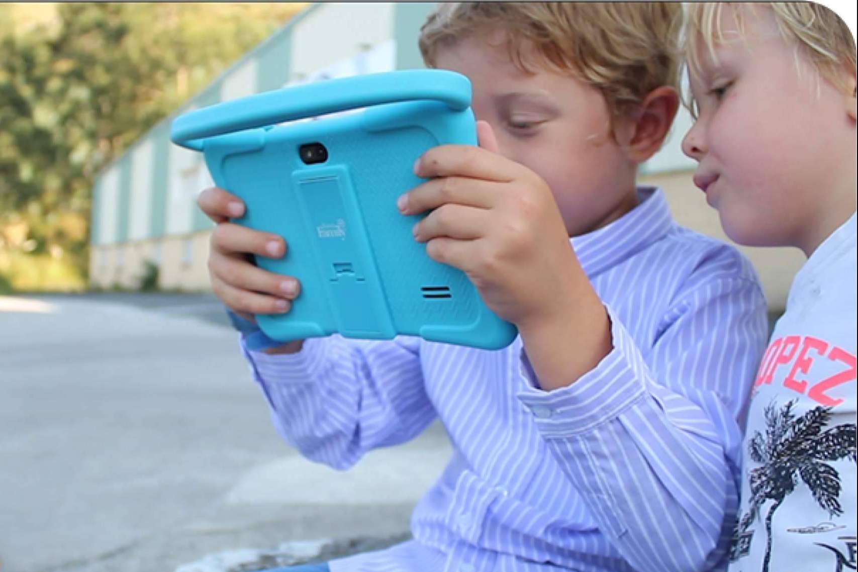 La tablet de SaveFamily proporciona una navegación segura llena de entretenimiento y diversión
