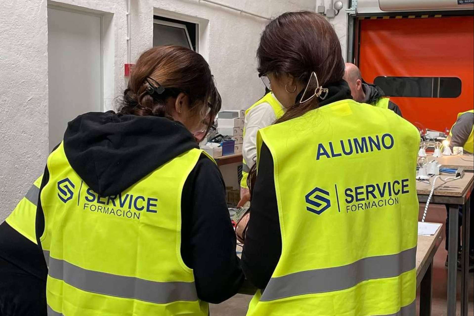 Servicedoor Formación ofrece formación en Técnico Auxiliar de Puertas Automáticas