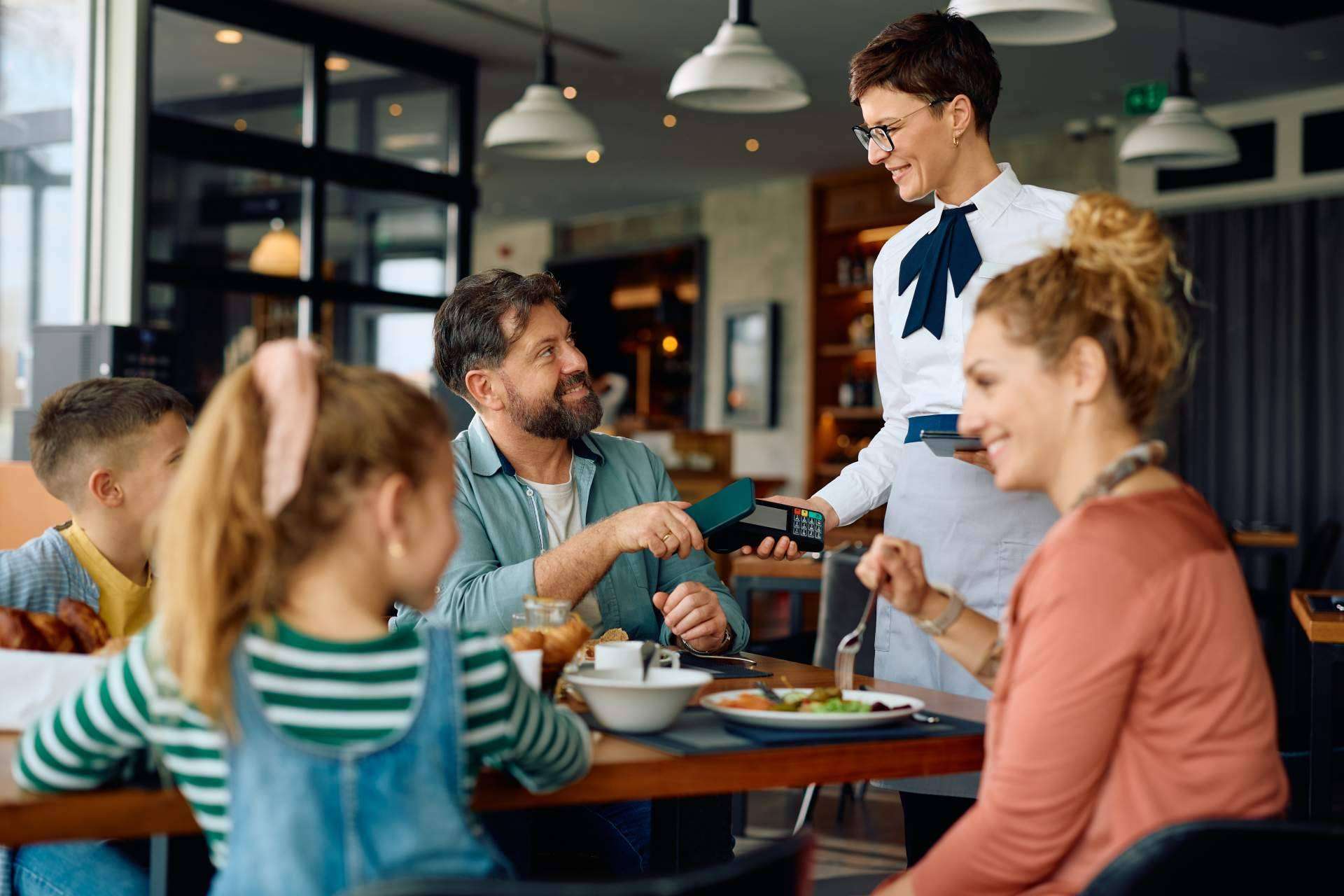 Los mejores planes para el Día de la Madre. Desde un vermú y unas tapas hasta una mañana en el spa