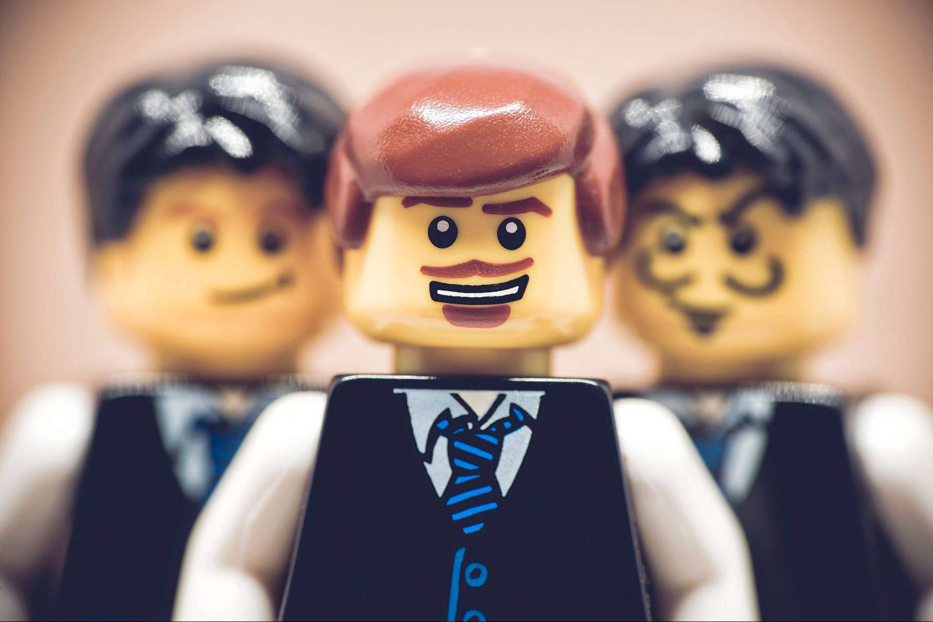 Diseños LEGO personalizados para empresas con TodoBloque