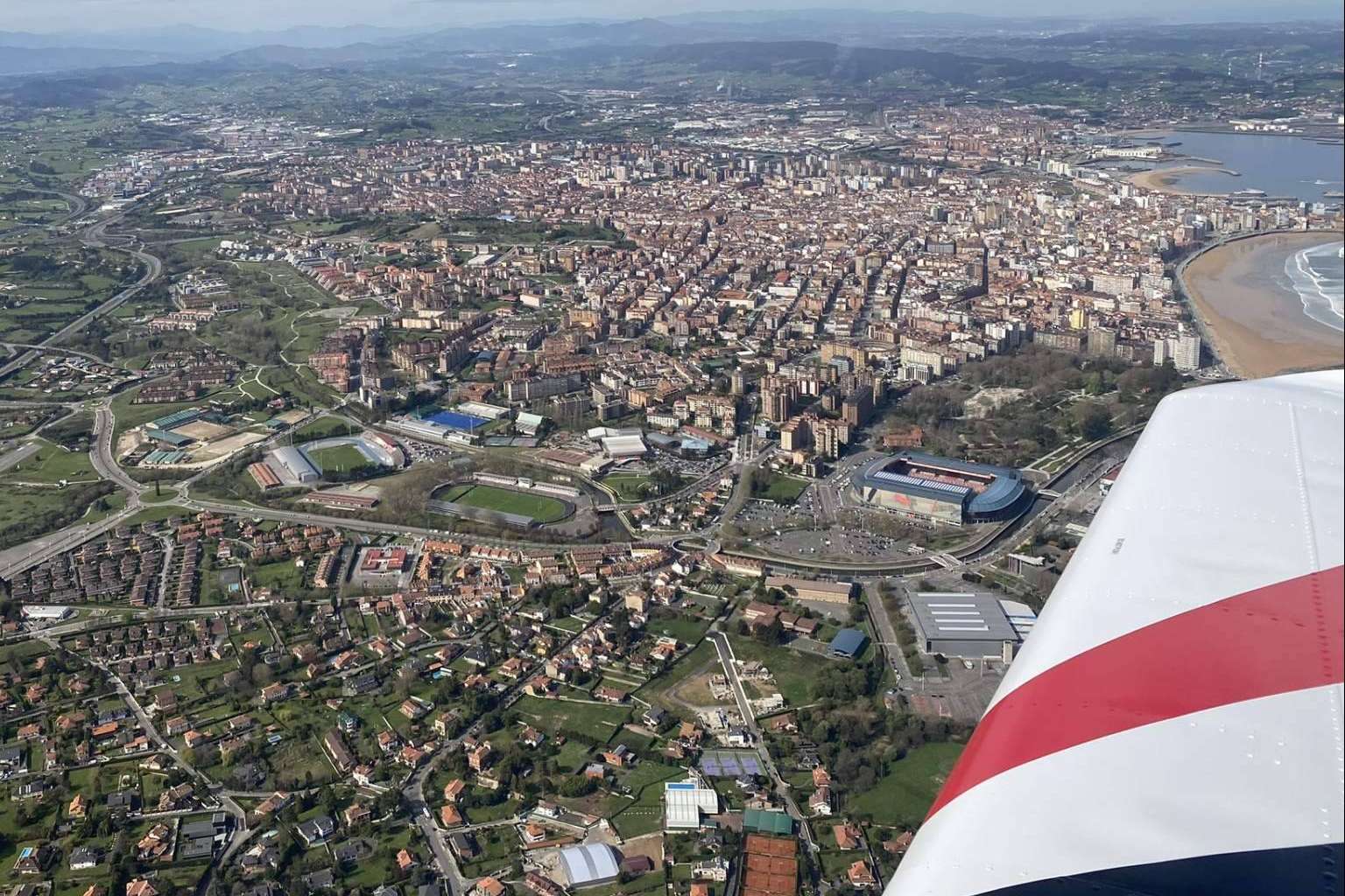 ¿Dónde encontrar una aventura aérea en las Tierras Altas de Asturias? Asturfly