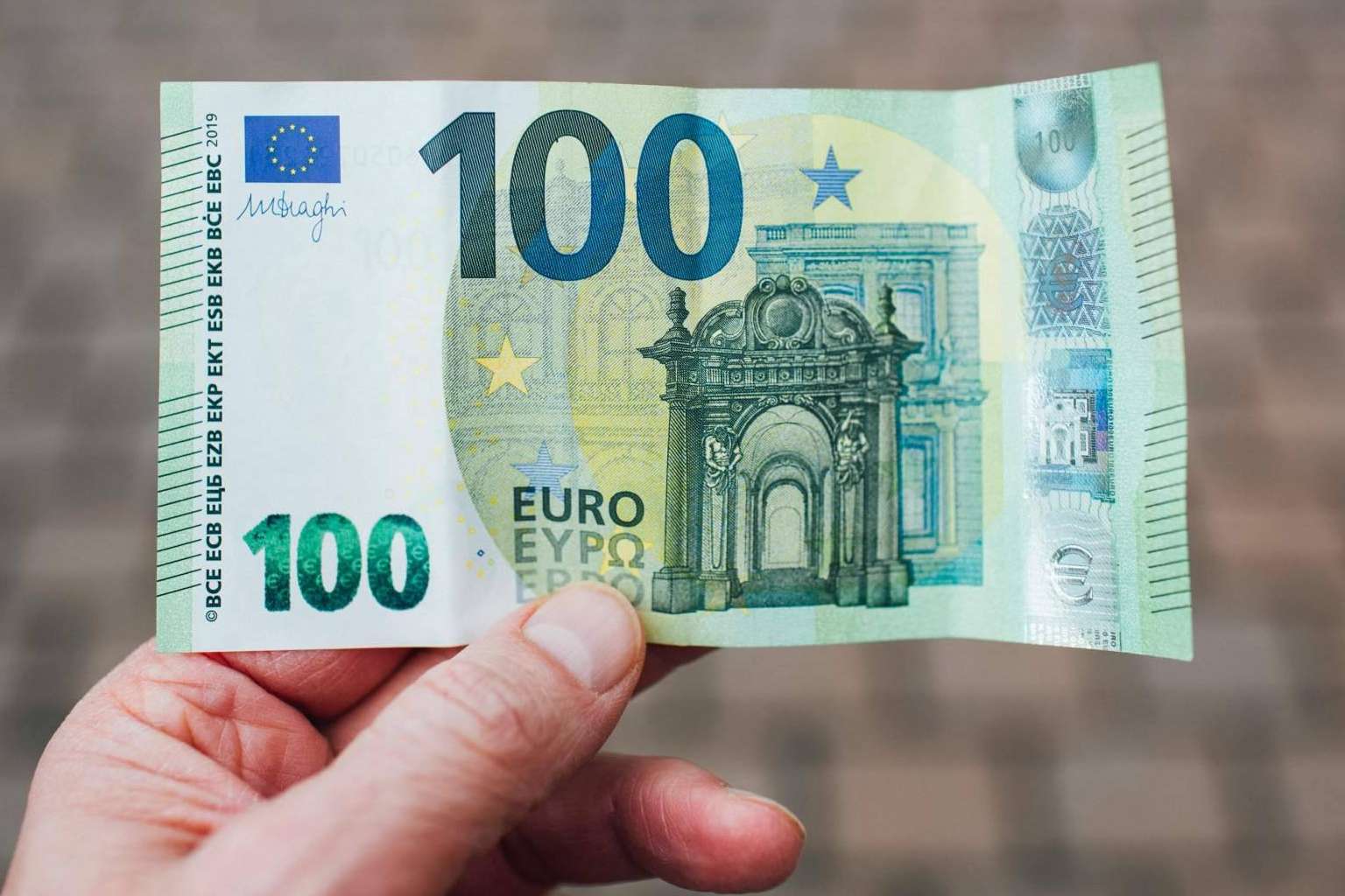 ¿Son los intereses de créditos rápidos, tarjetas revolving y micropréstamos abusivos?