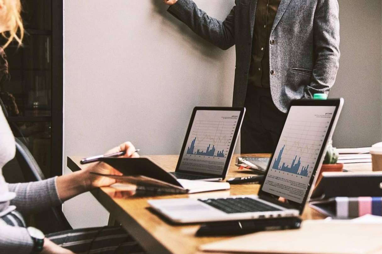Estrategias de marketing, publicidad y patrocinio para crecer, por Rapsodia Empresas