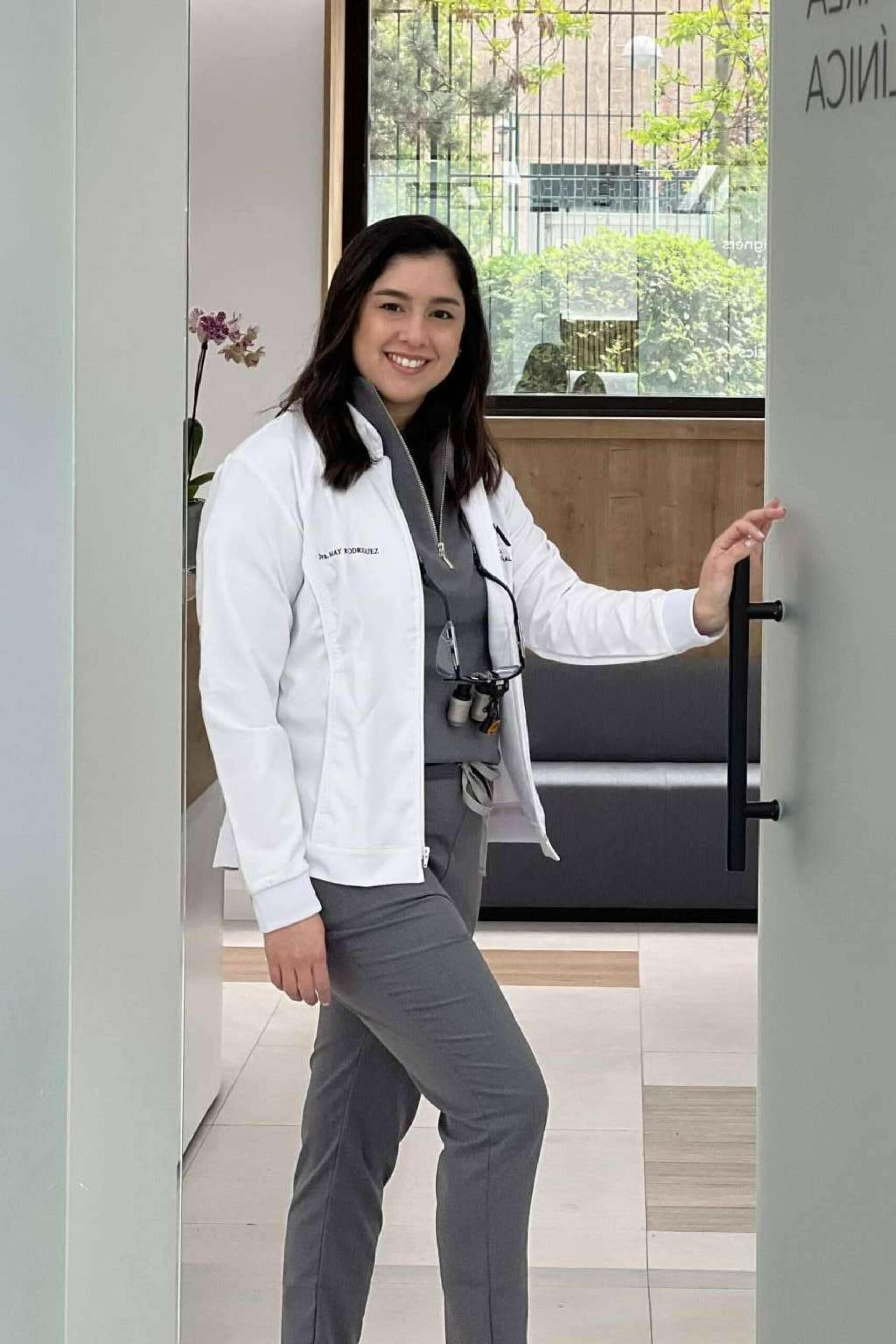 Dra. May Rodríguez y Clínica Aya. Redefiniendo la Atención Dental