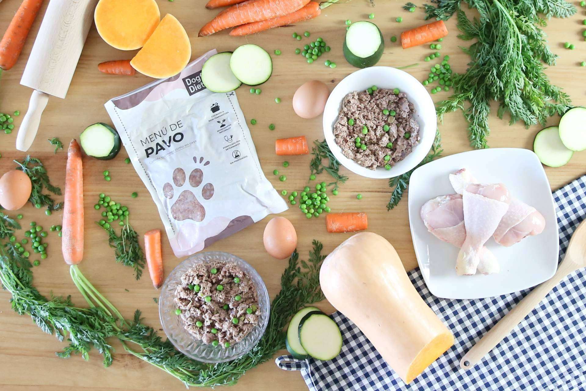Dogfy Diet ofrece recetas caseras para diseñar una dieta semanal equilibrada para perros