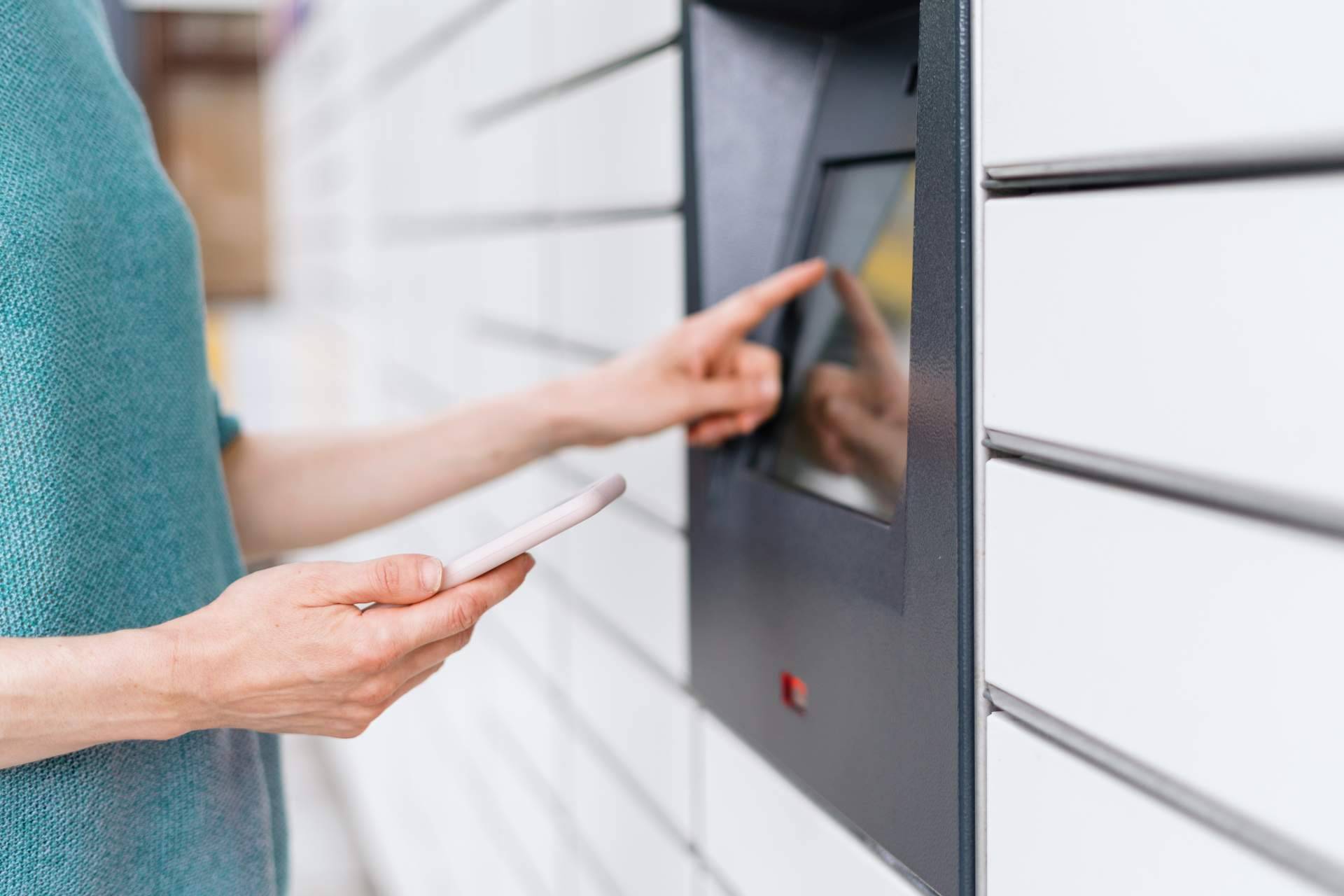 Reserva online y otros beneficios que ofrecen los servicios de Happy Lockers