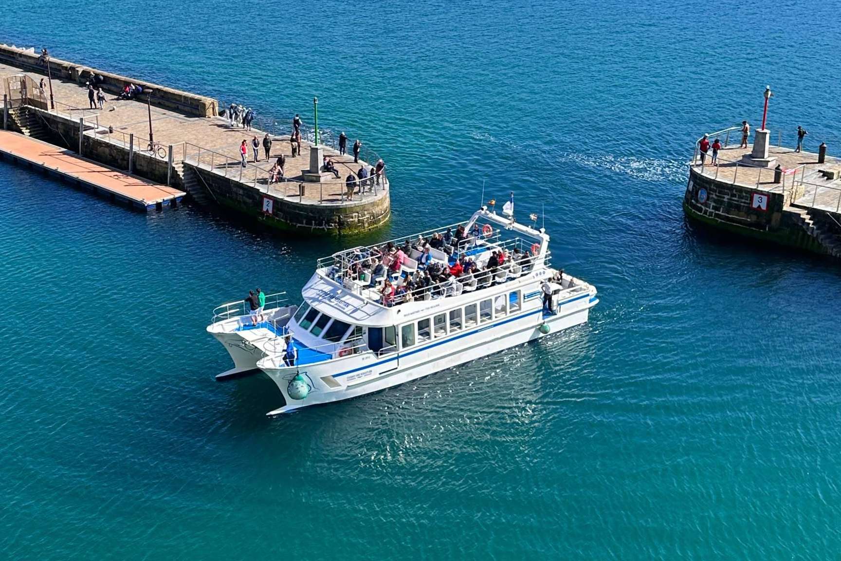 Finanzauto y Catamarán Ciudad de San Sebastián crean una alianza para fortalecer el turismo marítimo sostenible