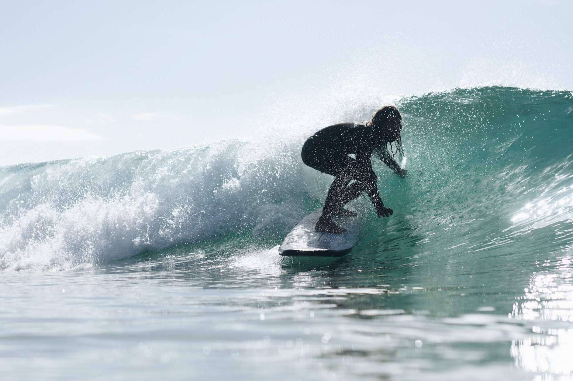 Flysurf, tablas de surf para que los principiantes aprendan a surfear este verano