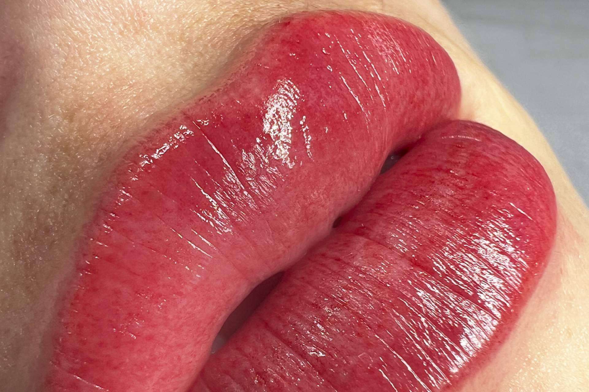 Ofrecer el servicio de micropigmentación profesional, con las franquicias de Lashes and Go