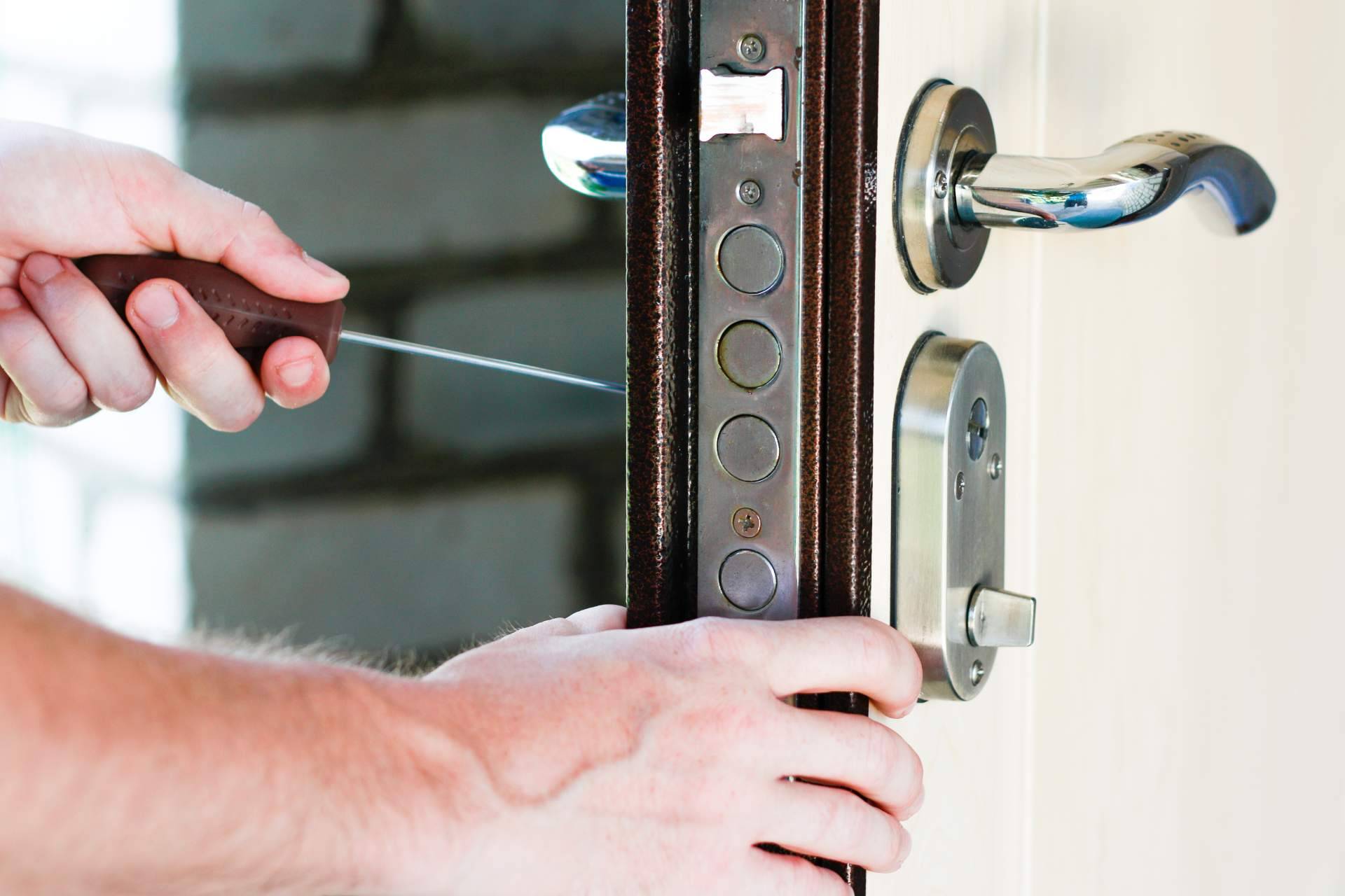 Servicio de cerrajería de urgencia con asistencia 24 horas con Soluciones González