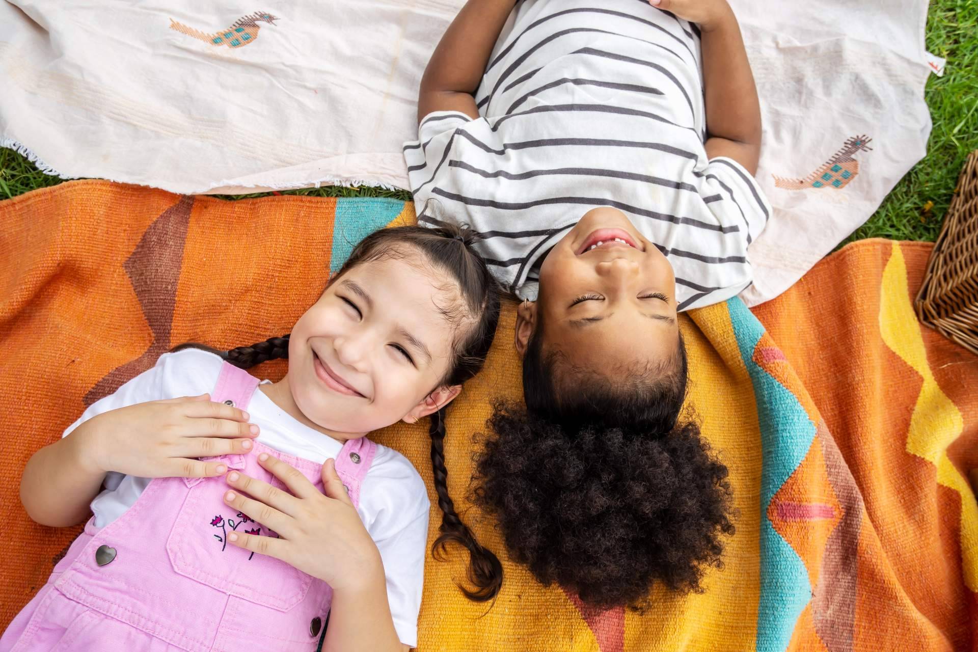 Reforzar las funciones cerebrales de los niños con Herbetom Kids Normactive, disponible en Bibefy