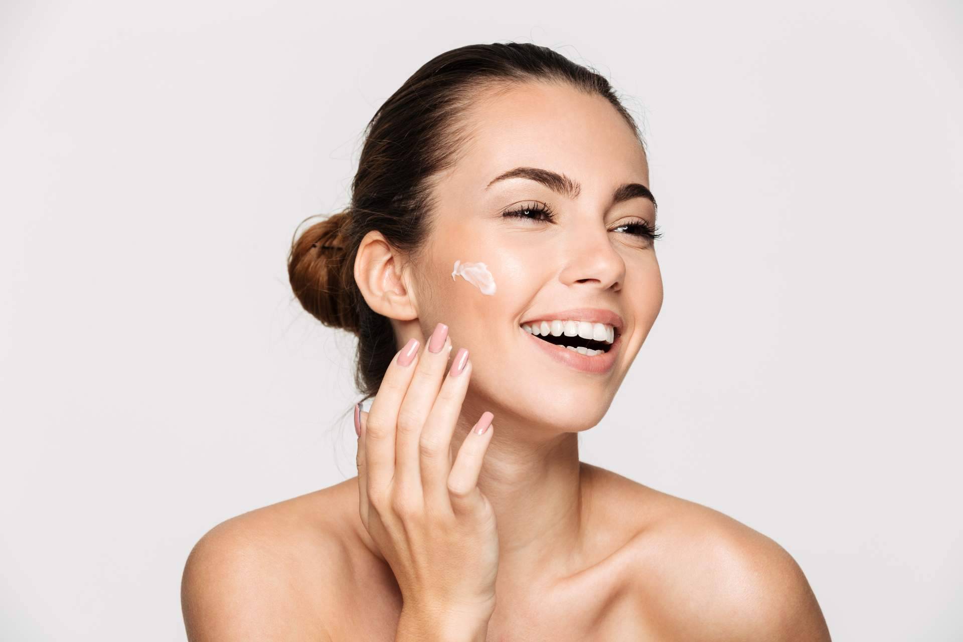 Farmasky ofrece una promoción especial en la compra de productos antiedad marca Avene